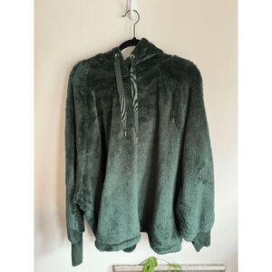BNWT Old Navy Loose Plush Sherpa Sweatshirt